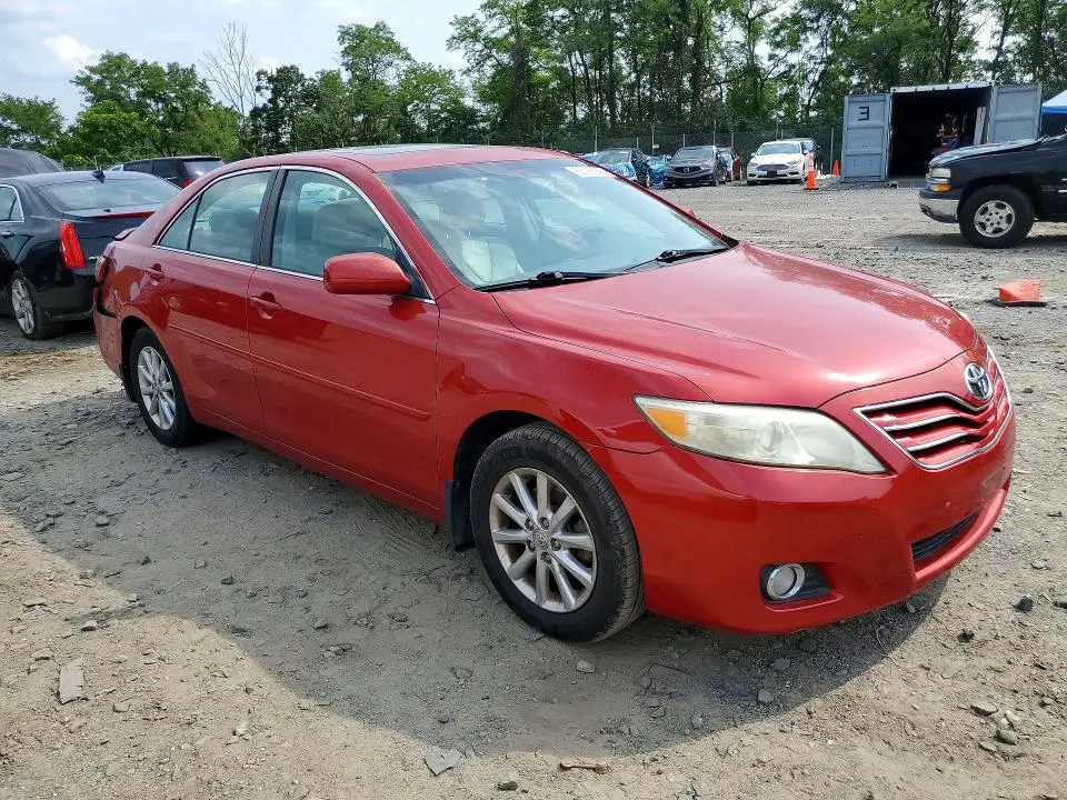 2011 TOYOTA CAMRY XLE  