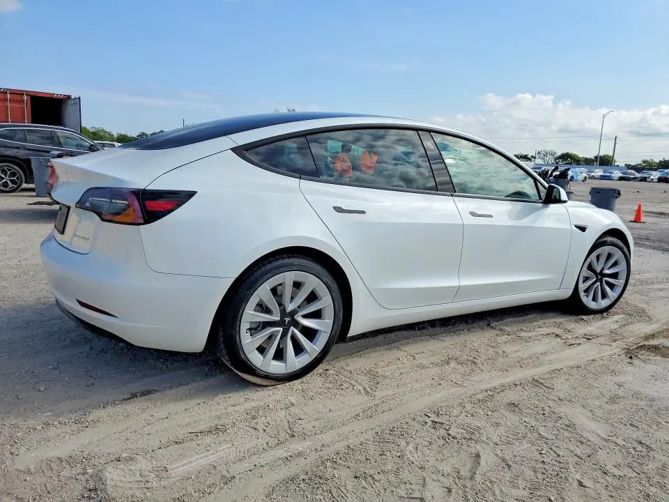2022 TESLA MODEL 3   
