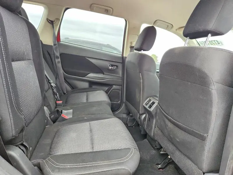 2019 MITSUBISHI OUTLANDER SE  