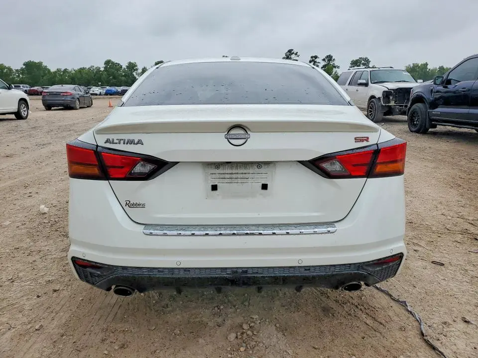 2023 NISSAN ALTIMA SR  