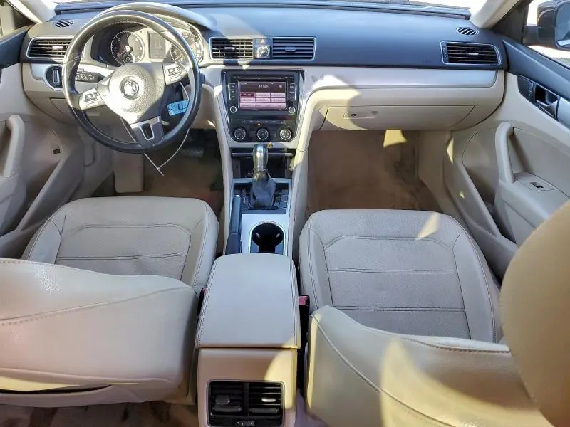 2013 VOLKSWAGEN PASSAT SE  