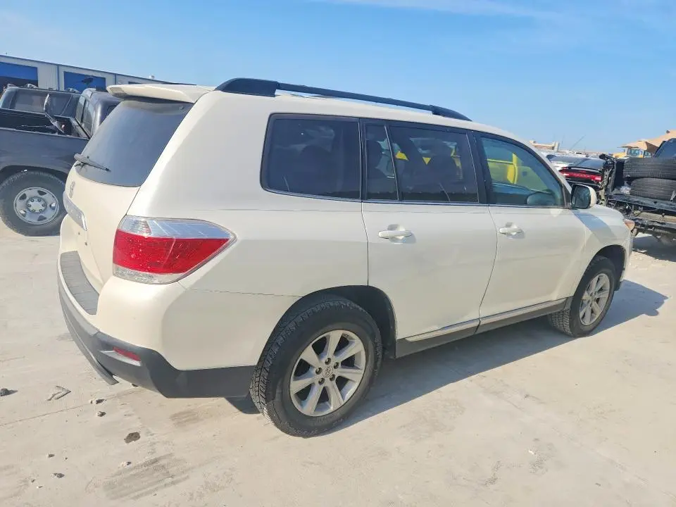 2013 TOYOTA HIGHLANDER PLUS  