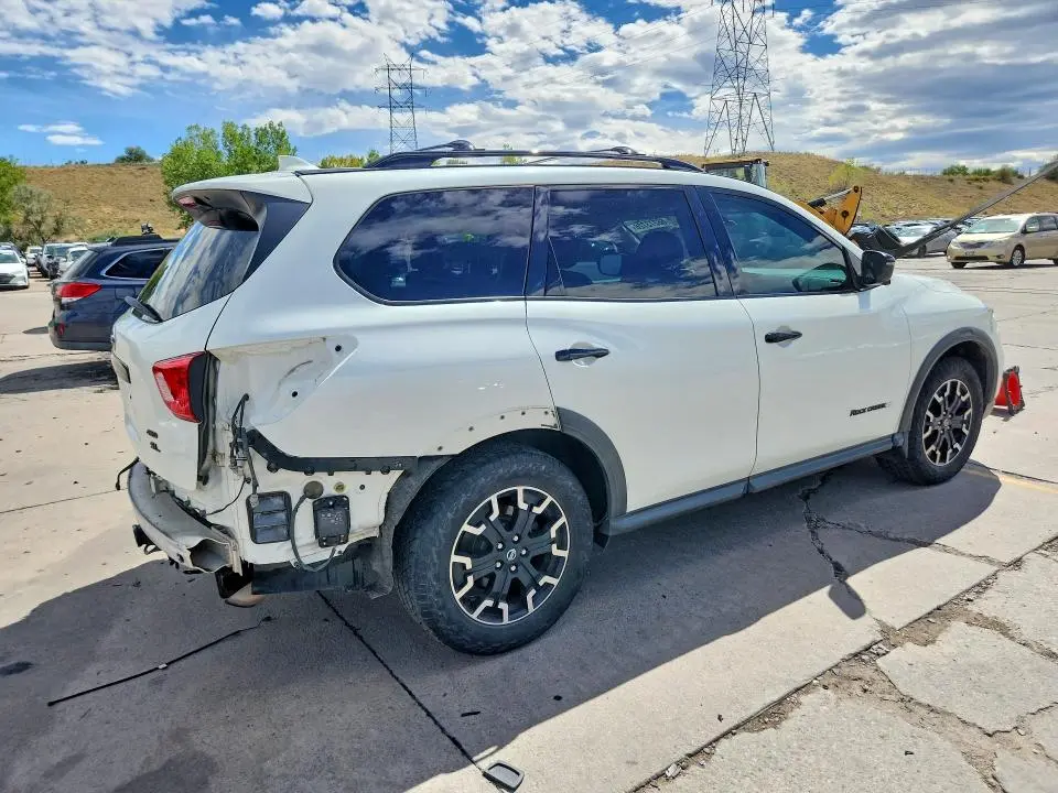 2019 NISSAN PATHFINDER SL  