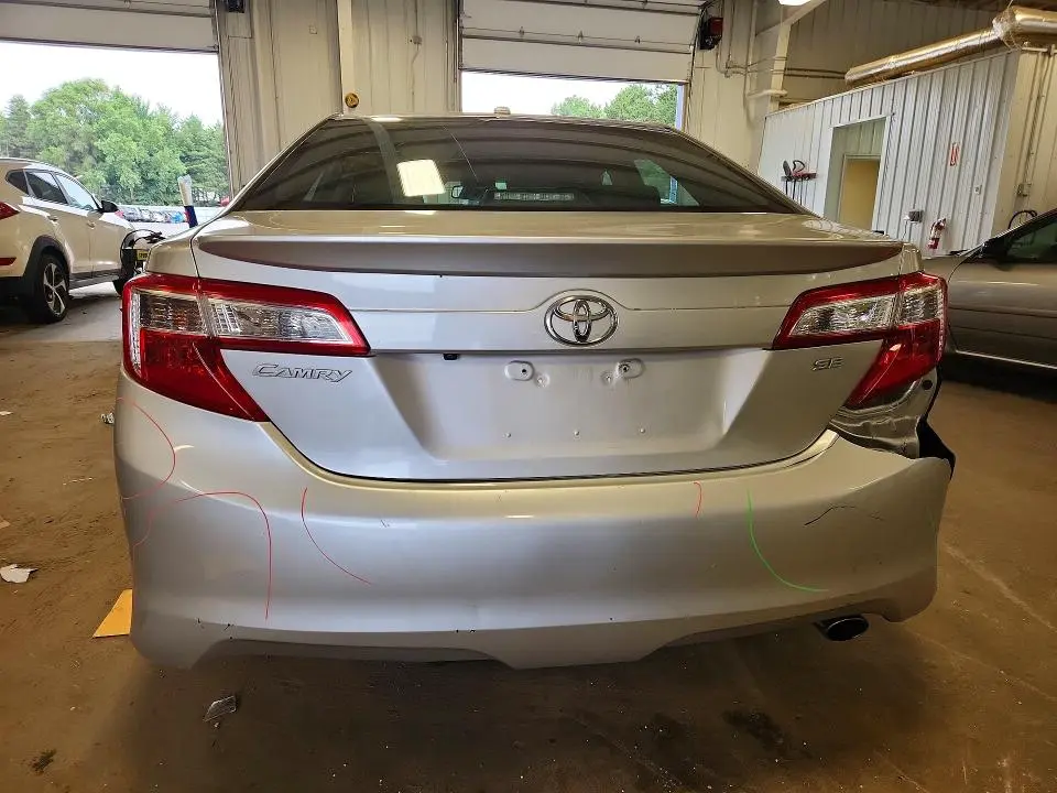 2013 TOYOTA CAMRY SE  