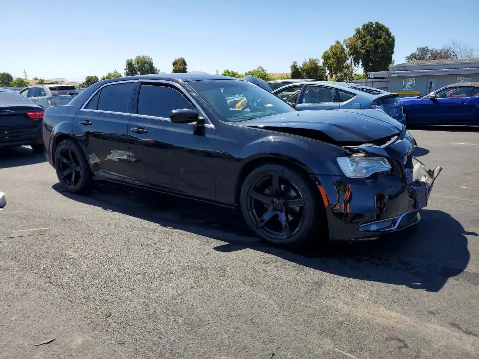 2016 CHRYSLER 300 LIMITED  