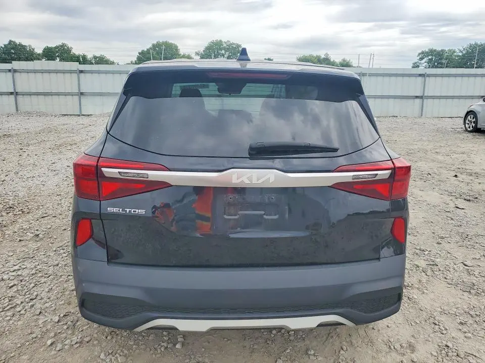 2022 KIA SELTOS LX  