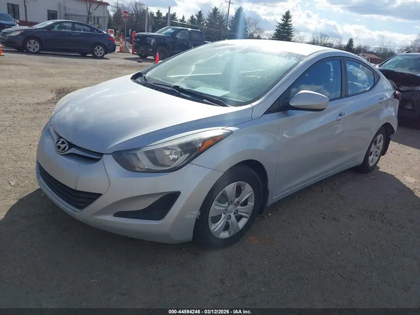 2016 HYUNDAI ELANTRA SE
