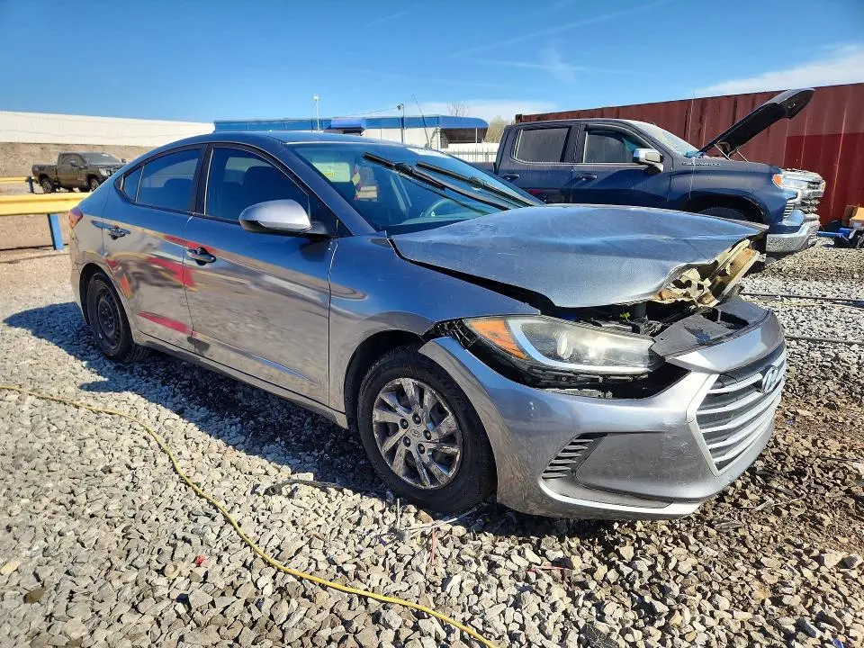 2018 HYUNDAI ELANTRA SE  