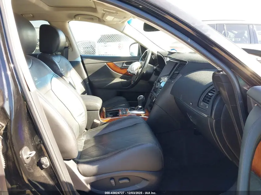 2011 INFINITI FX35  