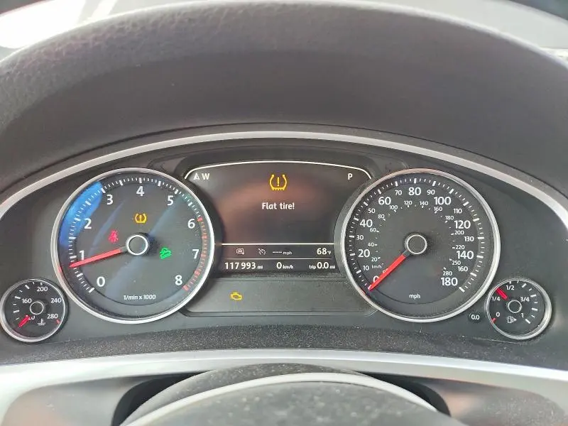 2015 VOLKSWAGEN TOUAREG V6  
