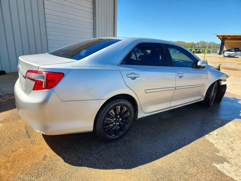 2014 TOYOTA CAMRY LE  