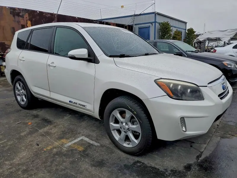 2013 TOYOTA RAV4 EV   