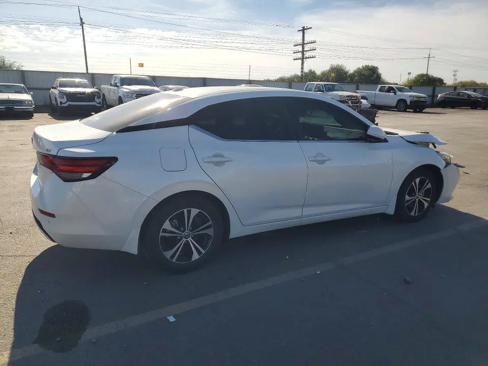 2022 NISSAN SENTRA SV  