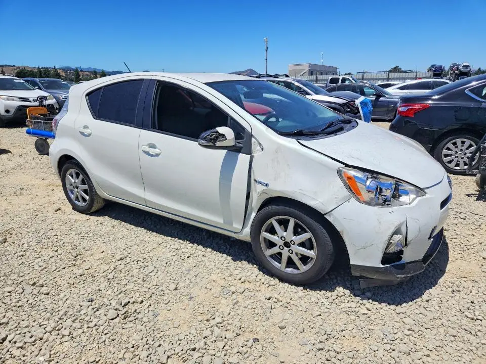 2013 TOYOTA PRIUS C   