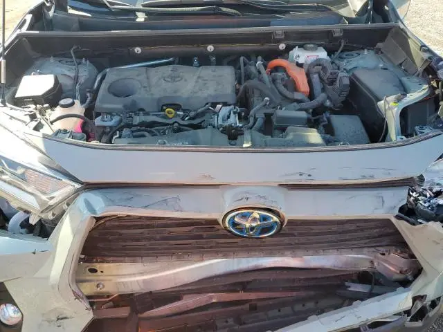 2021 TOYOTA RAV4 XLE  