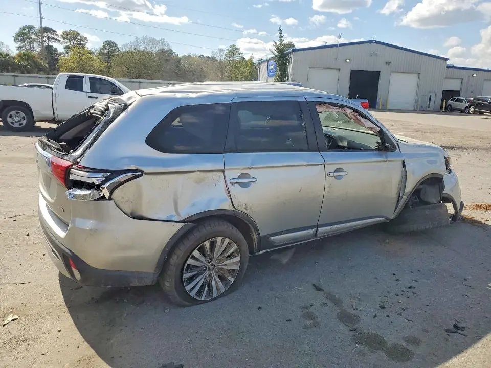 2020 MITSUBISHI OUTLANDER SE  