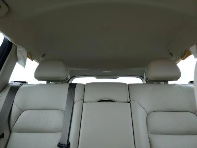 2013 VOLVO XC70 3.2  