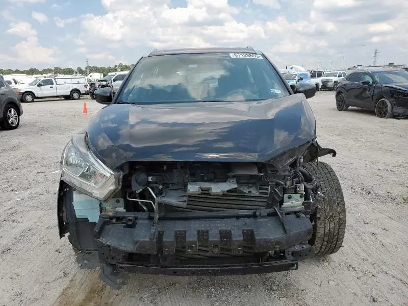 2019 NISSAN KICKS S  