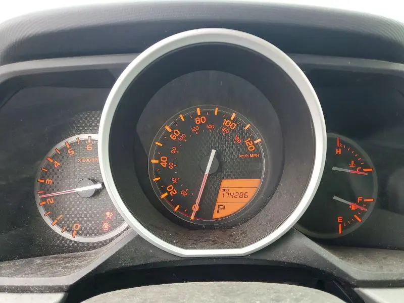 2010 TOYOTA 4RUNNER SR5  