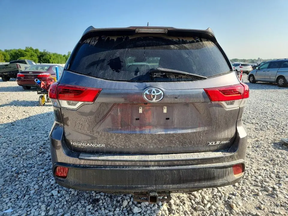 2019 TOYOTA HIGHLANDER XLE  