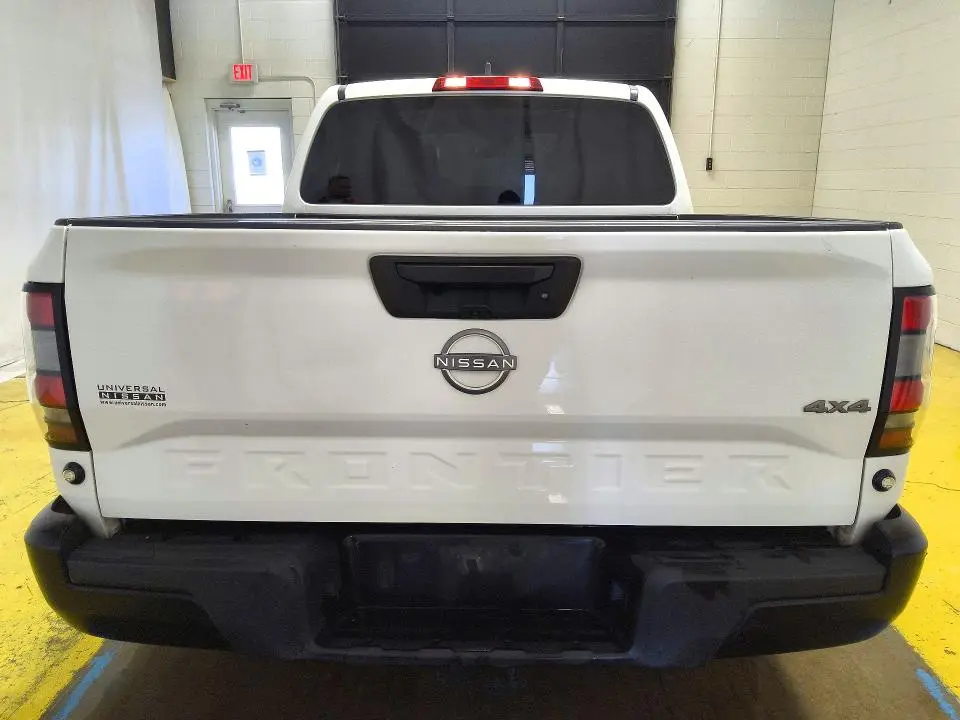 2022 NISSAN FRONTIER S  