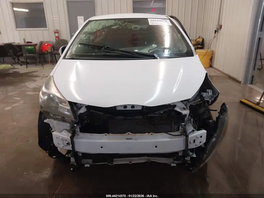 2015 TOYOTA YARIS LE