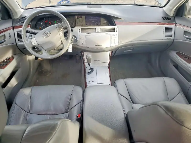 2010 TOYOTA AVALON XL  
