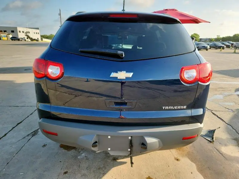 2012 CHEVROLET TRAVERSE LS  