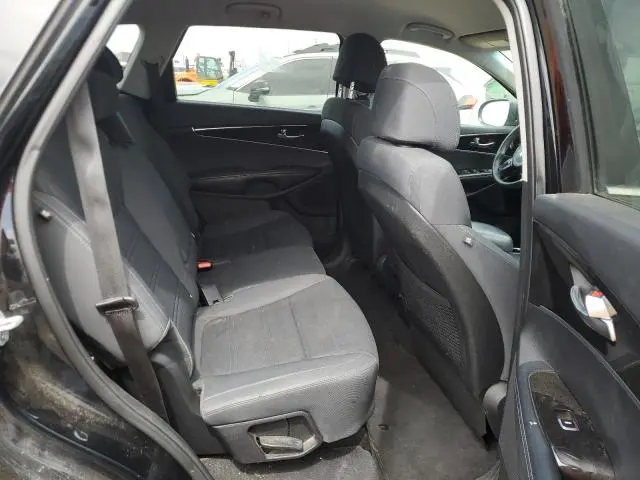 2017 KIA SORENTO LX  