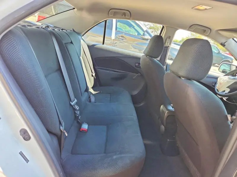 2010 TOYOTA YARIS BASE  
