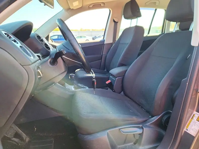 2014 VOLKSWAGEN TIGUAN S  