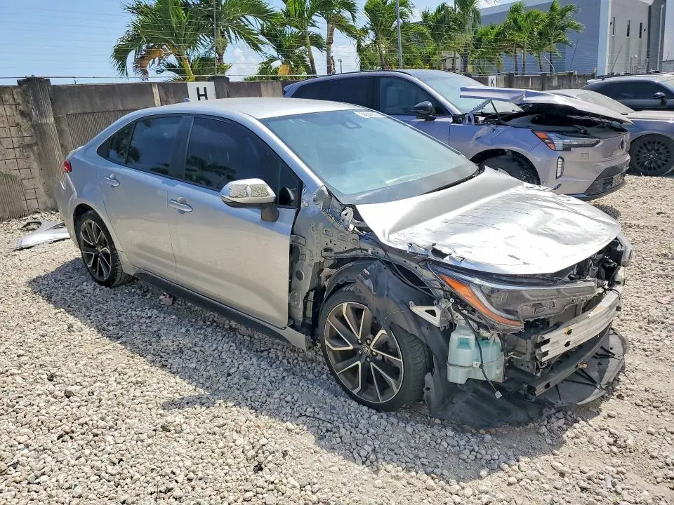 2020 TOYOTA COROLLA SE  