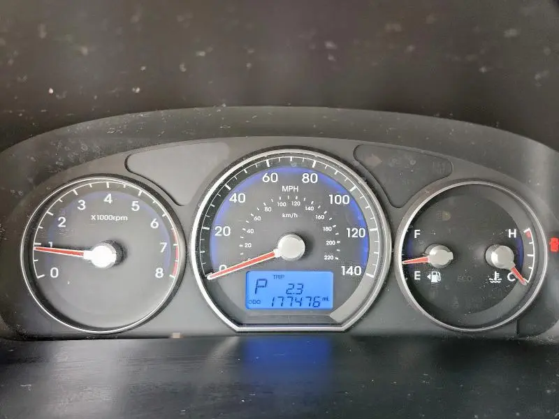 2010 HYUNDAI SANTA FE GLS  