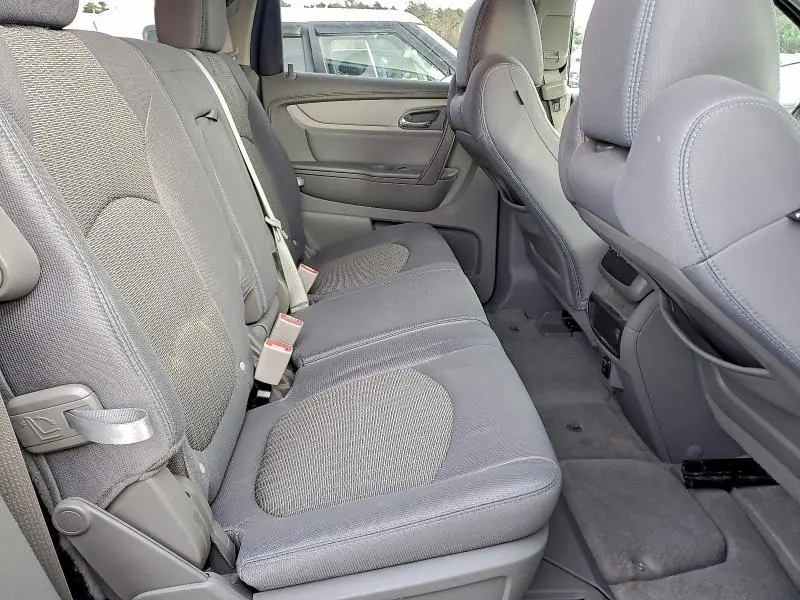 2015 CHEVROLET TRAVERSE LT  