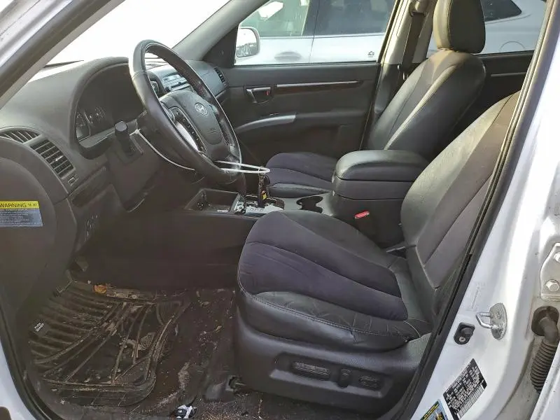 2011 HYUNDAI SANTA FE SE  