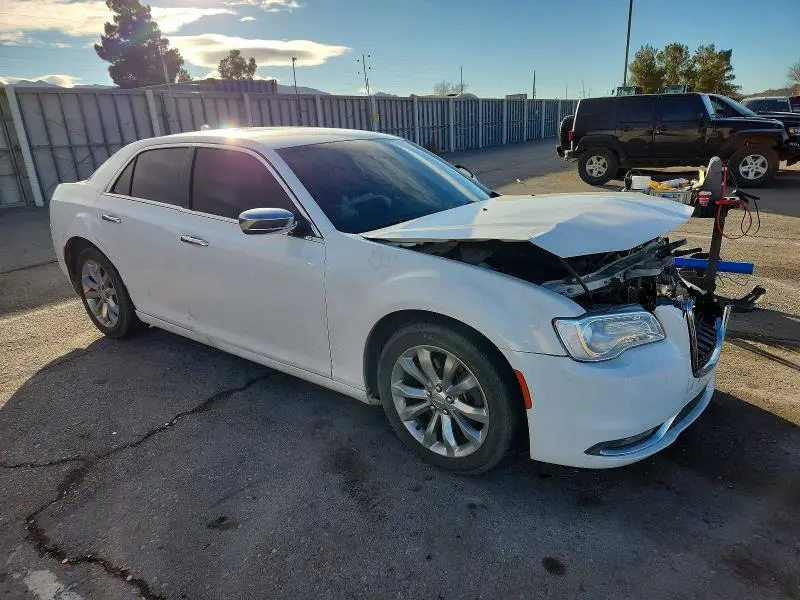 2018 CHRYSLER 300 LIMITED  