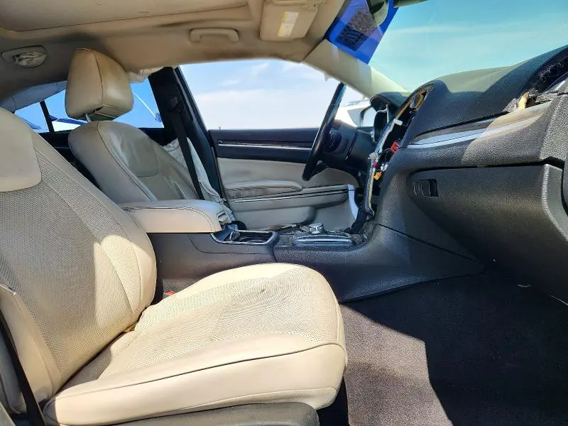 2016 CHRYSLER 300C   