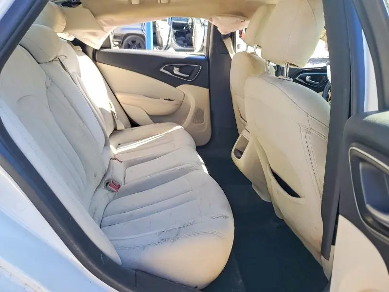 2016 CHRYSLER 200 LIMITED  