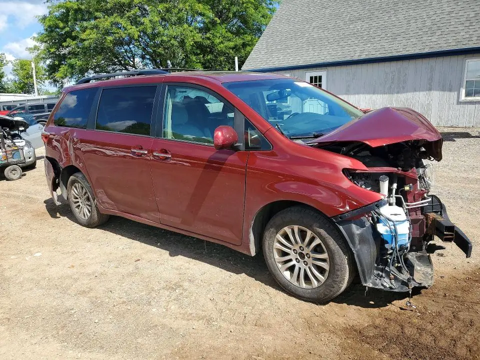 2015 TOYOTA SIENNA XLE PREMIUM 8-PASSENGER  