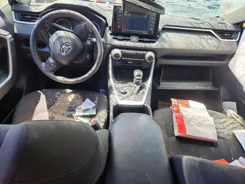 2022 TOYOTA RAV4 LE  