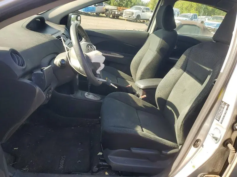 2010 TOYOTA YARIS BASE  