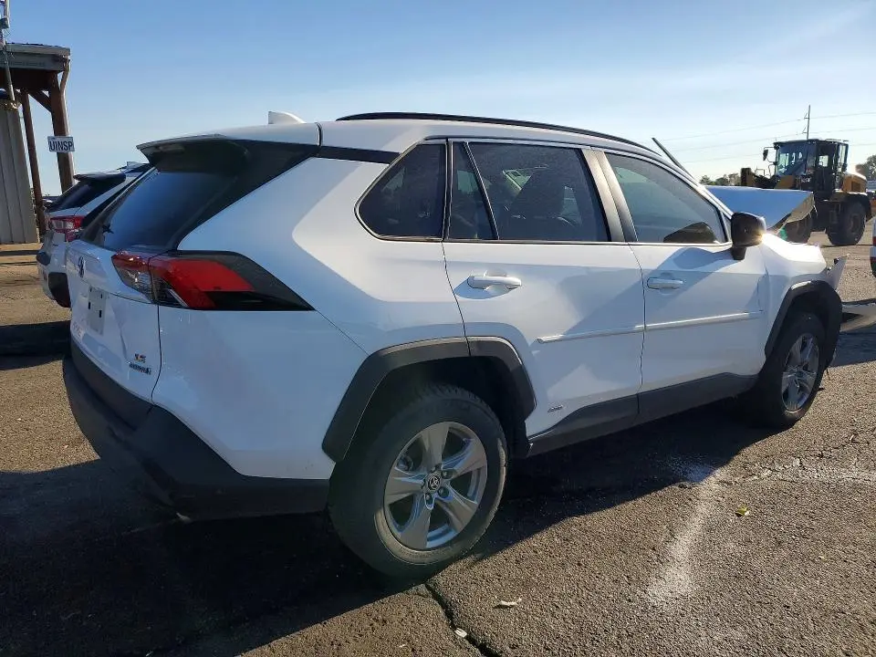2022 TOYOTA RAV4 LE  