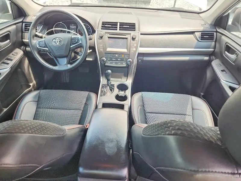 2015 TOYOTA CAMRY SE  