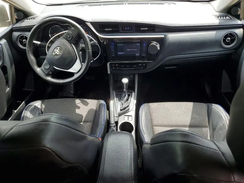 2017 TOYOTA COROLLA SE  