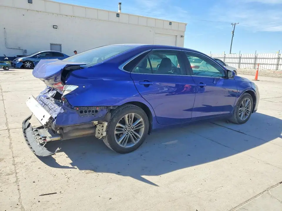2016 TOYOTA CAMRY SE  