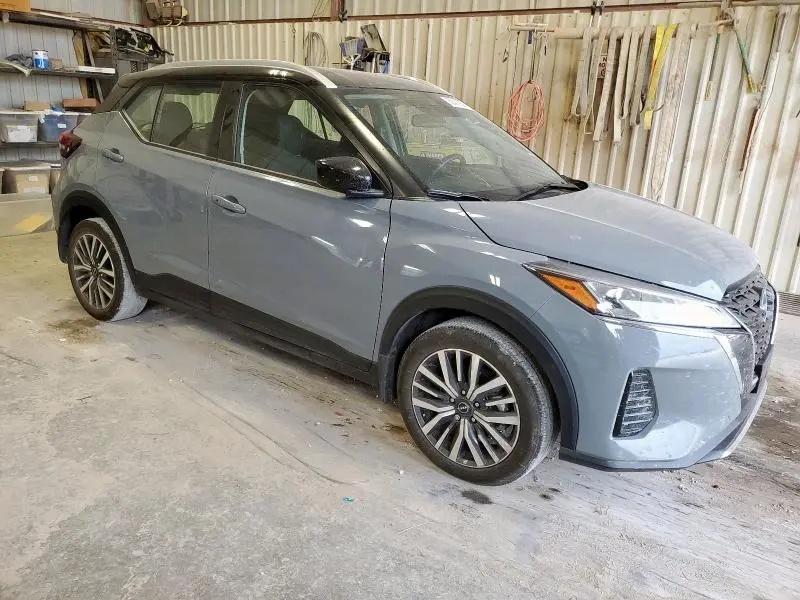 2024 NISSAN KICKS SV  