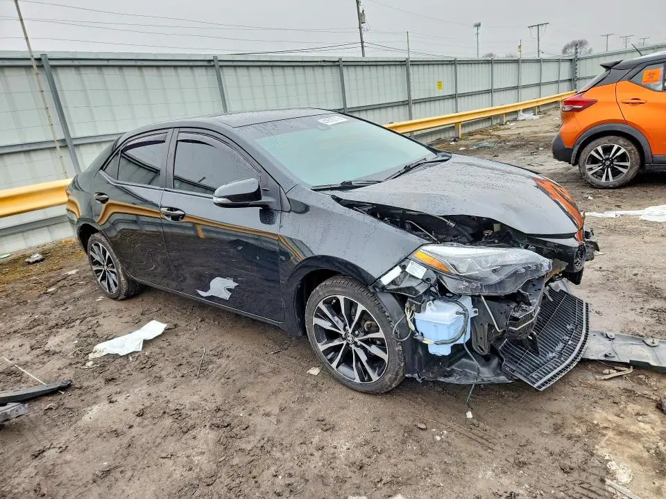 2017 TOYOTA COROLLA SE  