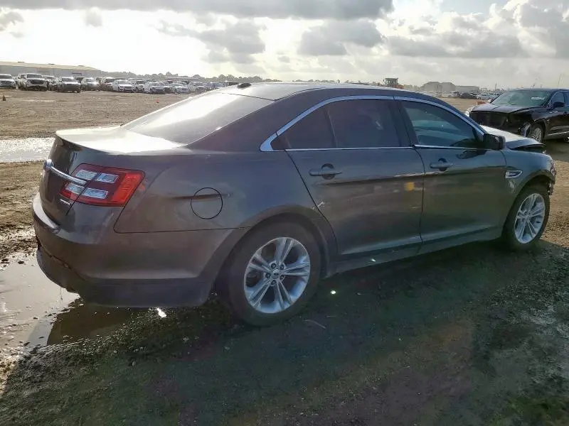 2018 FORD TAURUS SE  