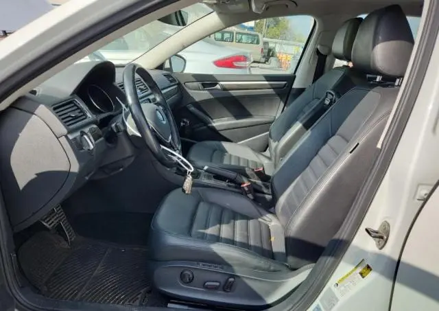 2018 VOLKSWAGEN PASSAT SEL PREMIUM  