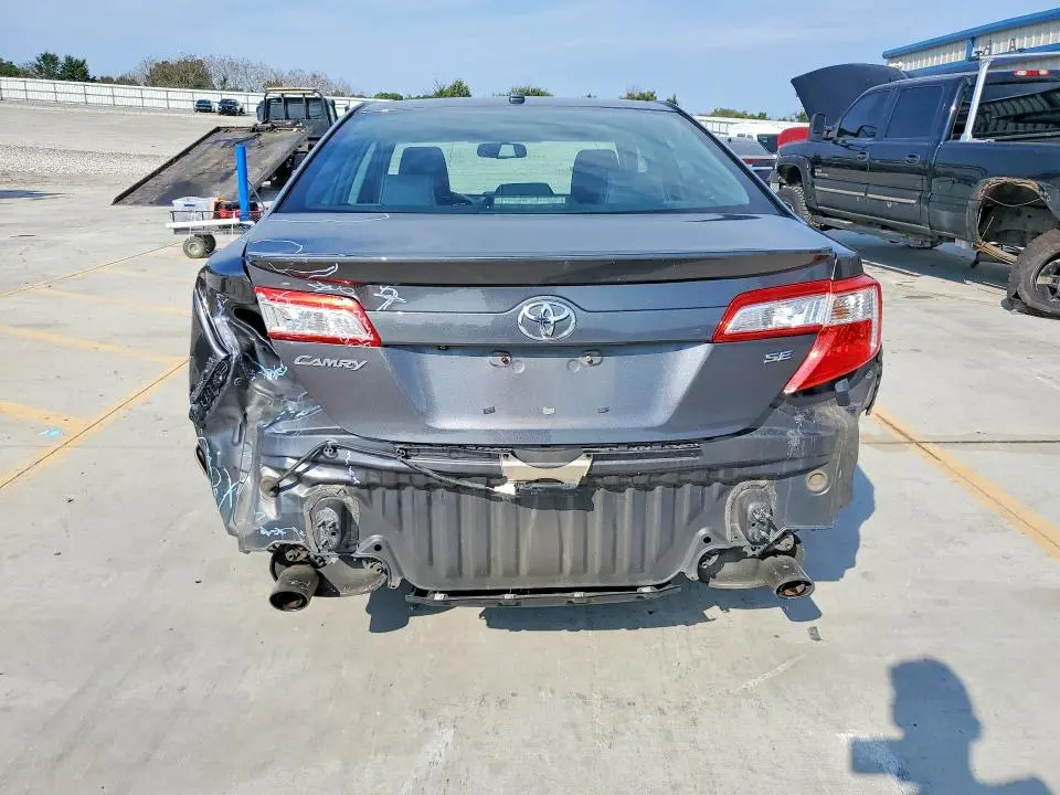 2012 TOYOTA CAMRY SE V6  